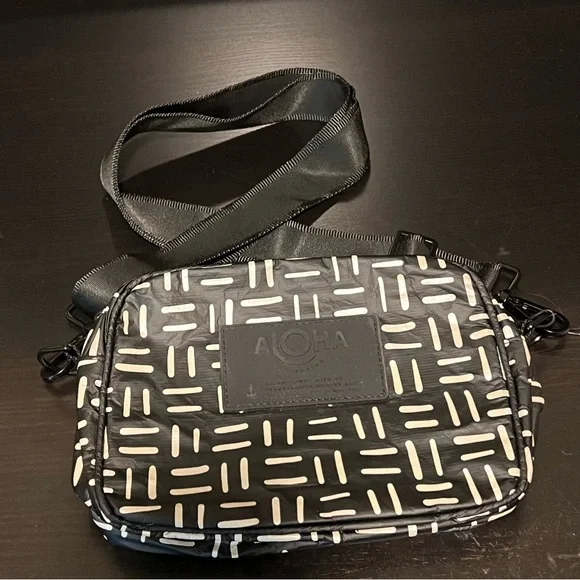 Aloha Collection Le Tour Bag - Picture 7 of 12